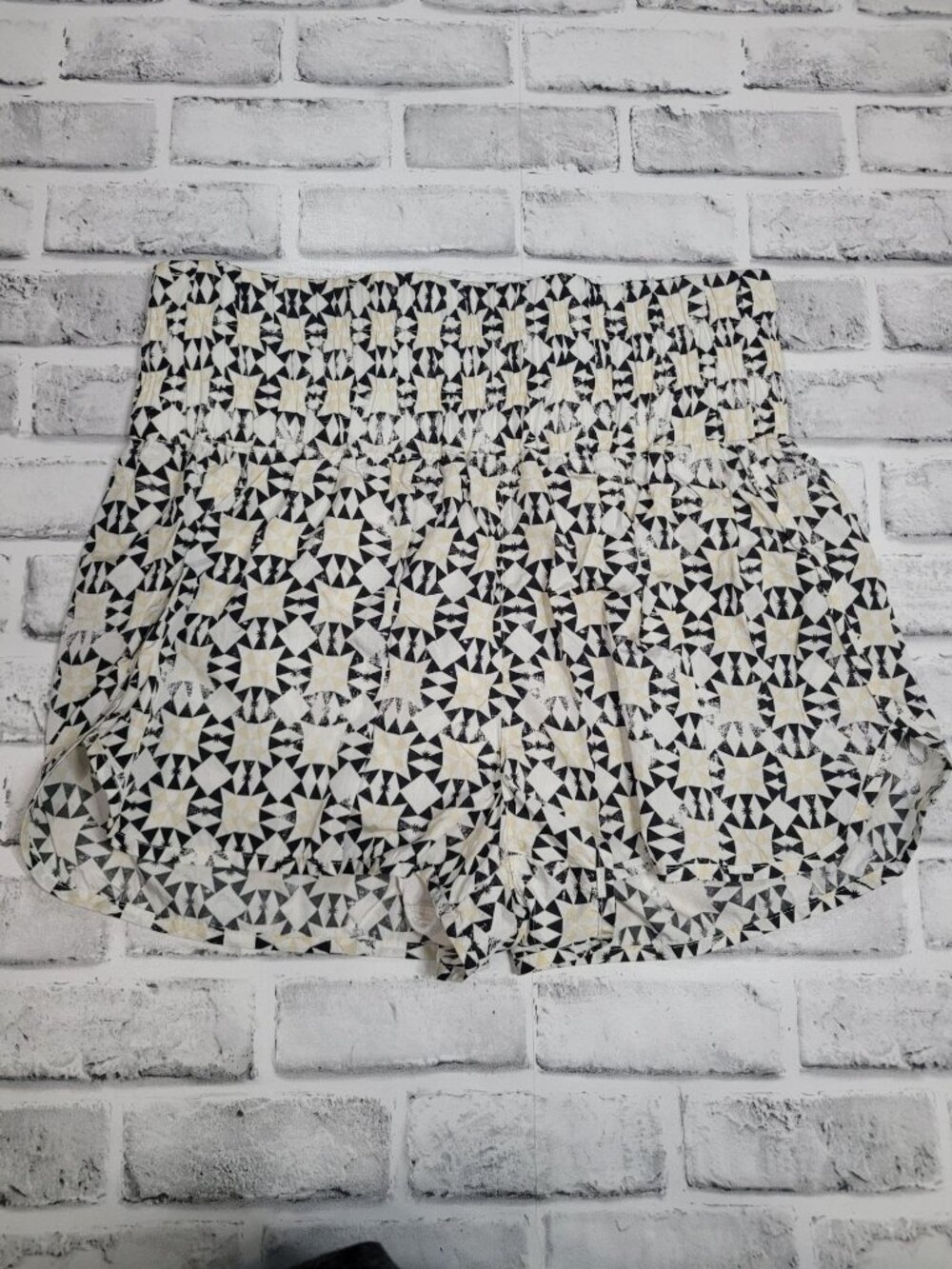 Free People Movement Way Home High Rise Shorts Geometric Size XL Black Cream